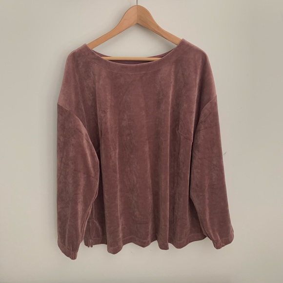 Velvet Rose Pullover Sweater - Picture 1 of 3